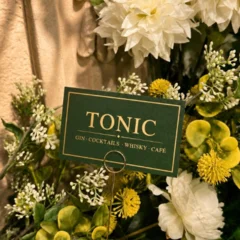 TONIC 標誌